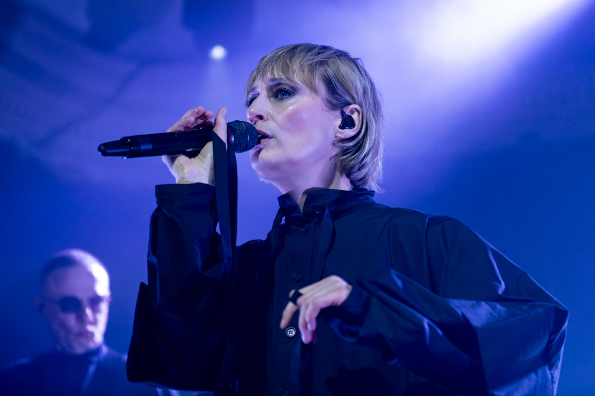 Hooverphonic @ De Casino, picture 11, photographed by Bart Janssens - FrontView Magazine