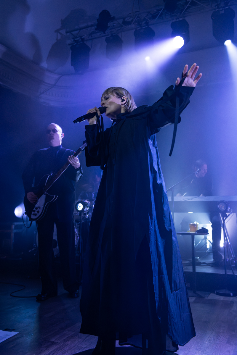 Hooverphonic @ De Casino, picture 14, photographed by Bart Janssens - FrontView Magazine