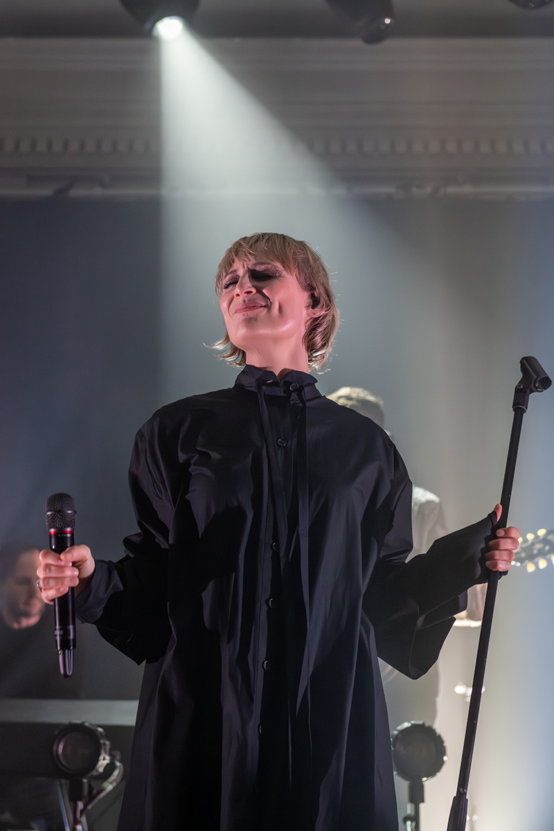 Hooverphonic @ De Casino, picture 18, photographed by Bart Janssens - FrontView Magazine