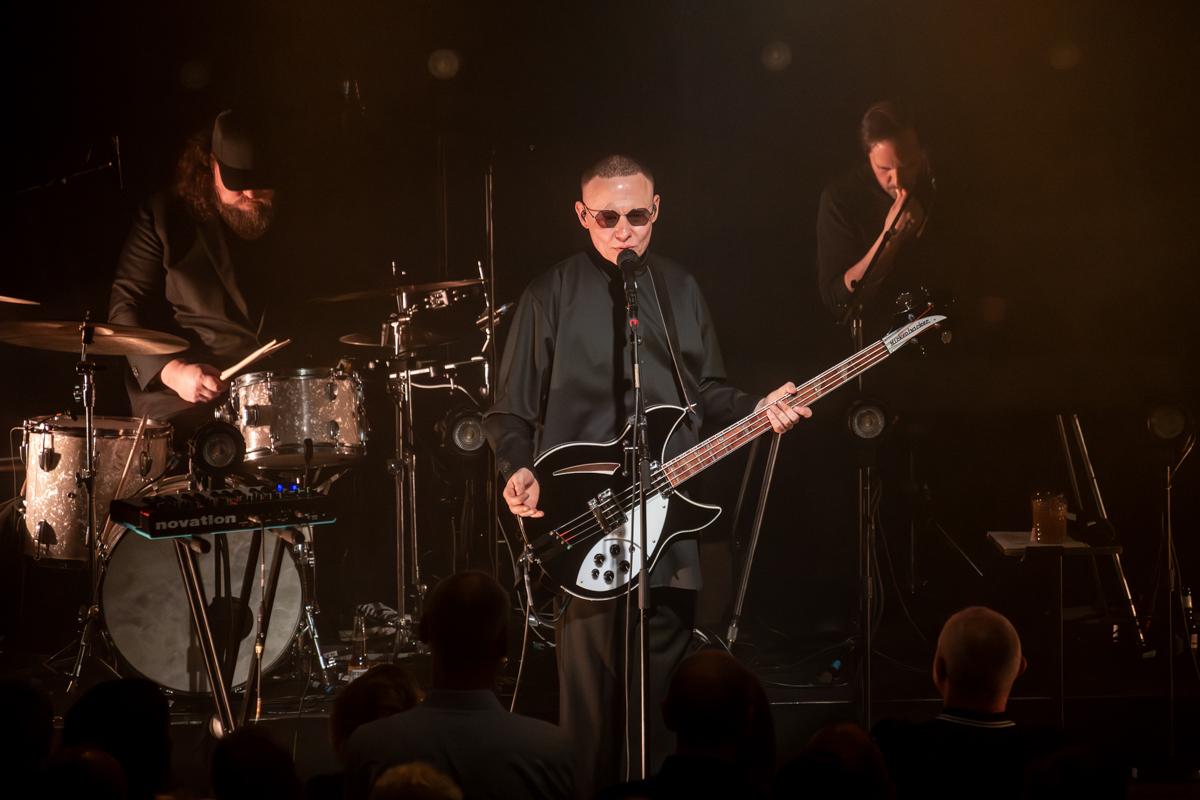 Hooverphonic @ De Casino, picture 19, photographed by Bart Janssens - FrontView Magazine