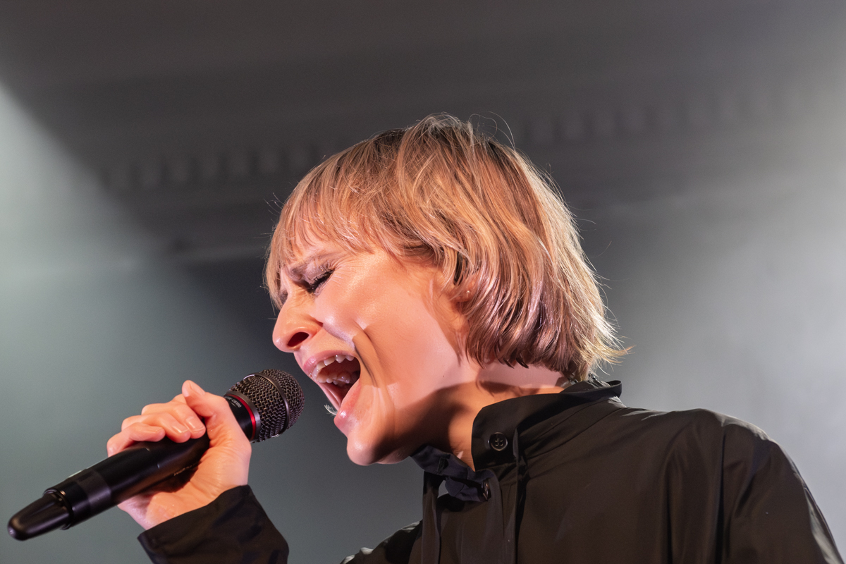 Hooverphonic @ De Casino, picture 20, photographed by Bart Janssens - FrontView Magazine