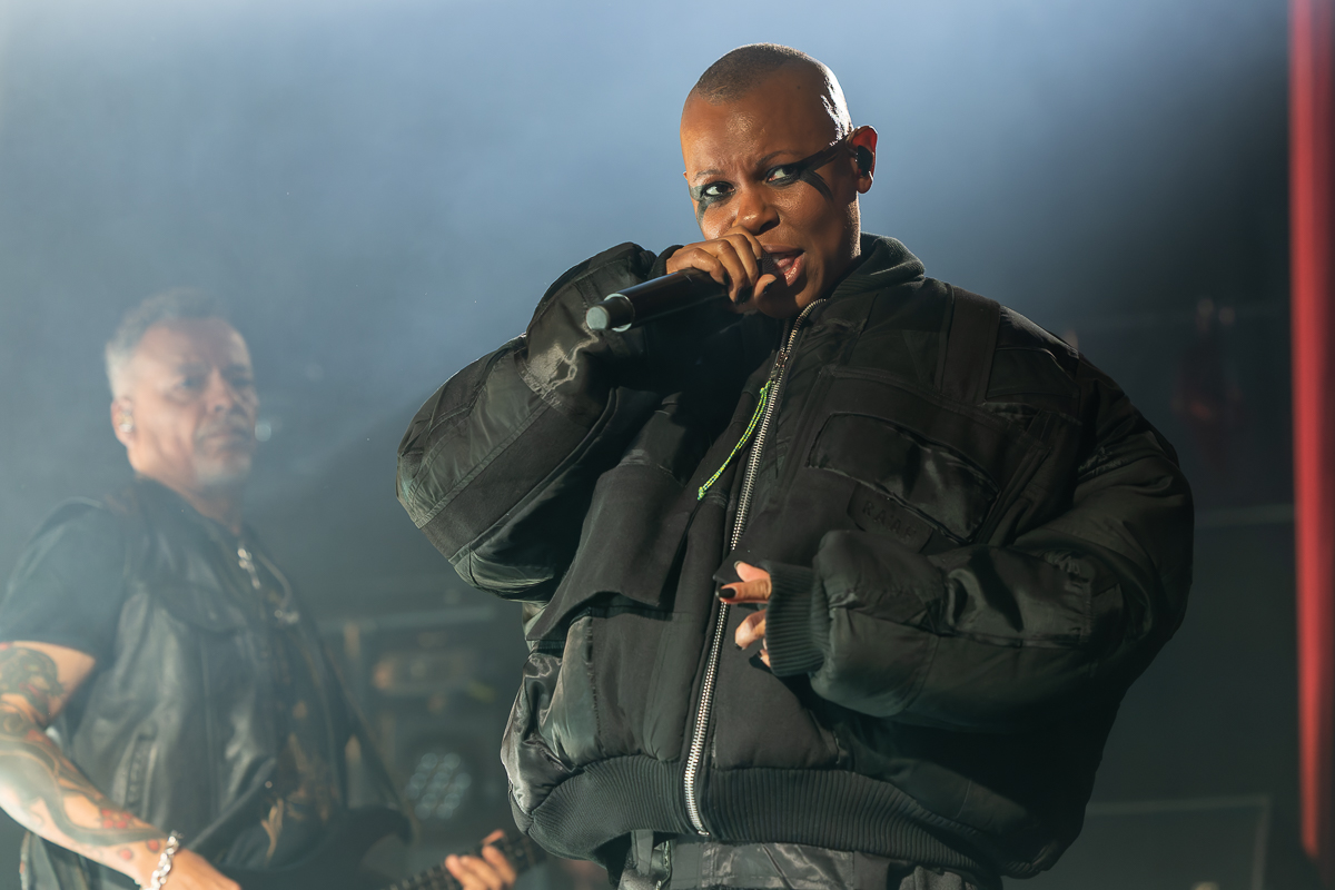 Skunk Anansie @ AB, foto 2, foto's door David Johnson - FrontView Magazine