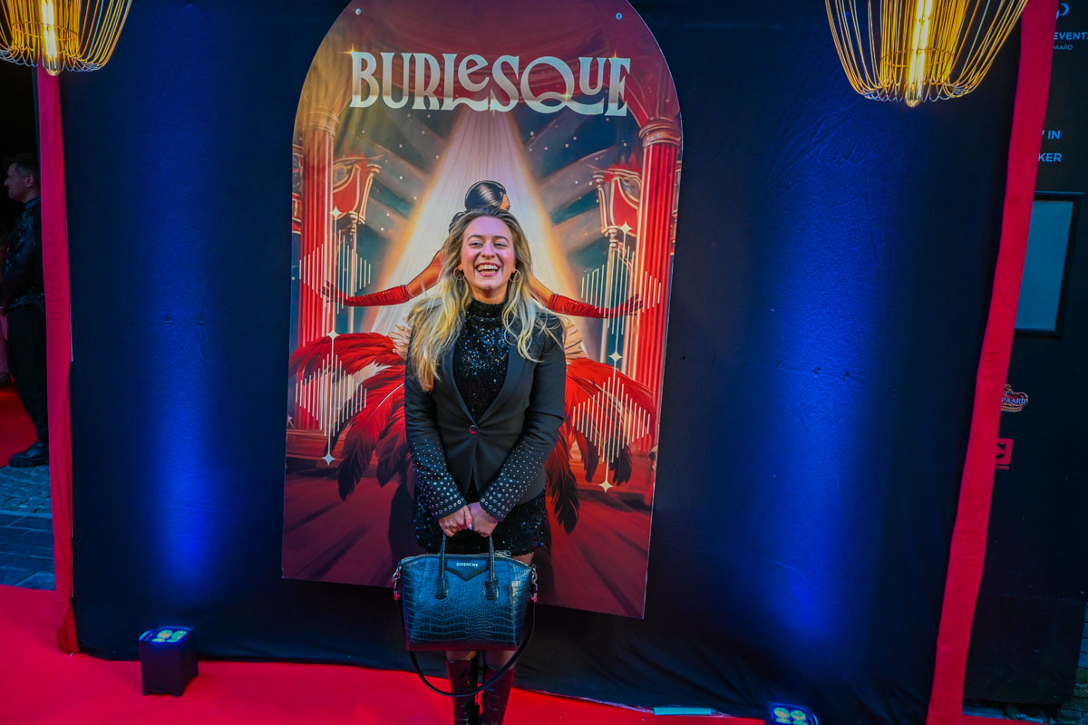Rode Loper première Burlesque @ Witte Paard Blankenberge, picture 3, photographed by Peter Minnebo, Luc Lemmens - FrontView Magazine