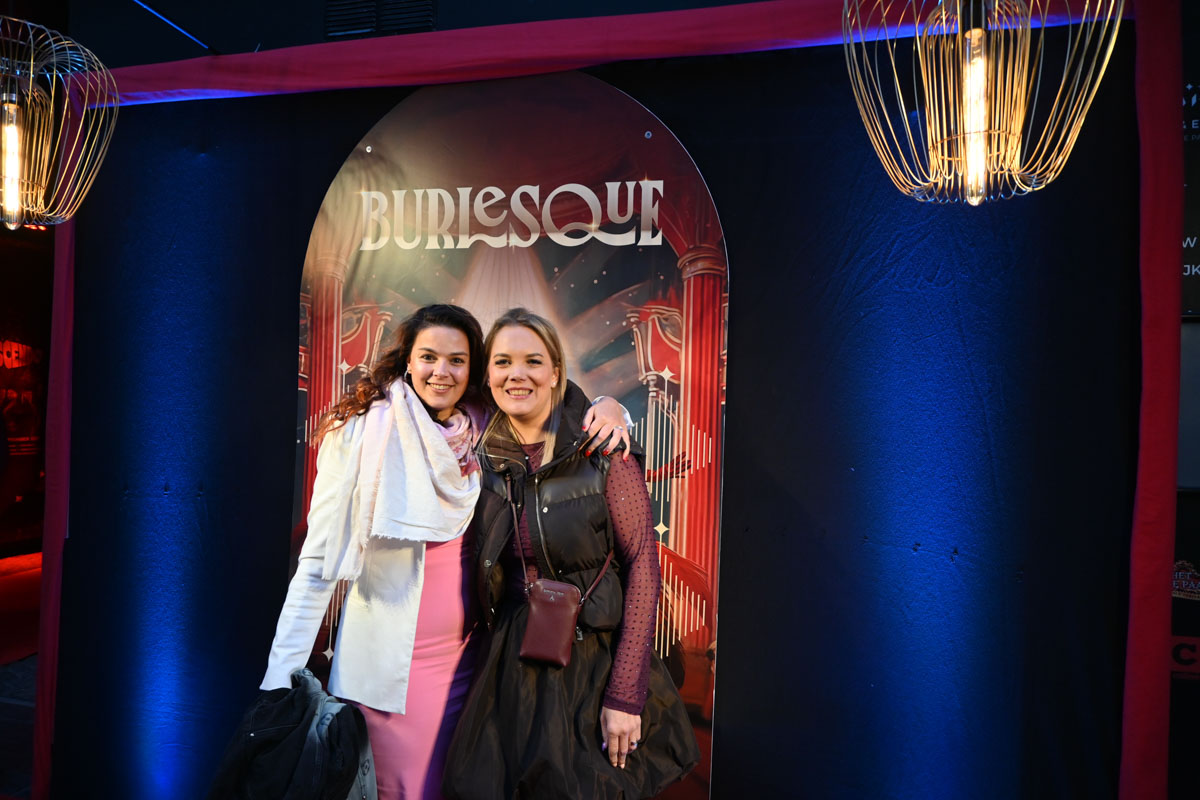 Rode Loper première Burlesque @ Witte Paard Blankenberge, picture 18, photographed by Peter Minnebo, Luc Lemmens - FrontView Magazine