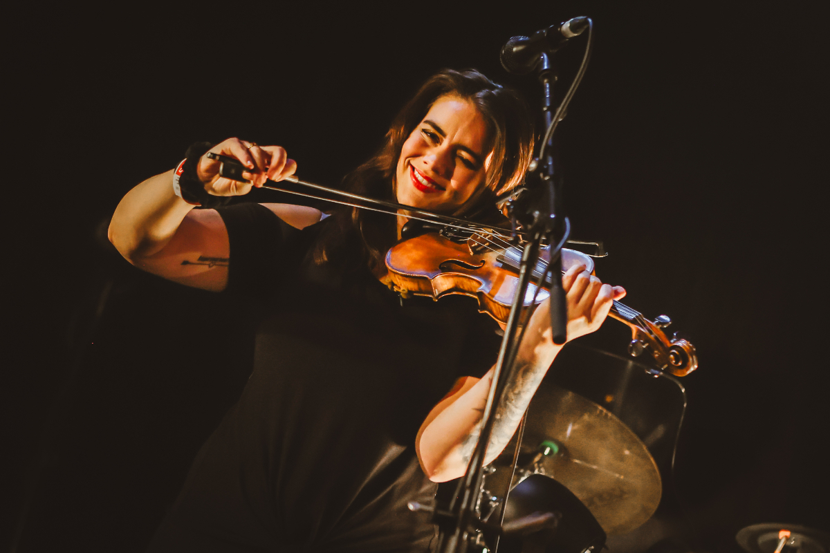 Anneke van Giersbergen en band Anneke van Giersbergen @ Poppodium Gebouw T, foto 8, foto's door Kitty van de Waart - FrontView Magazine