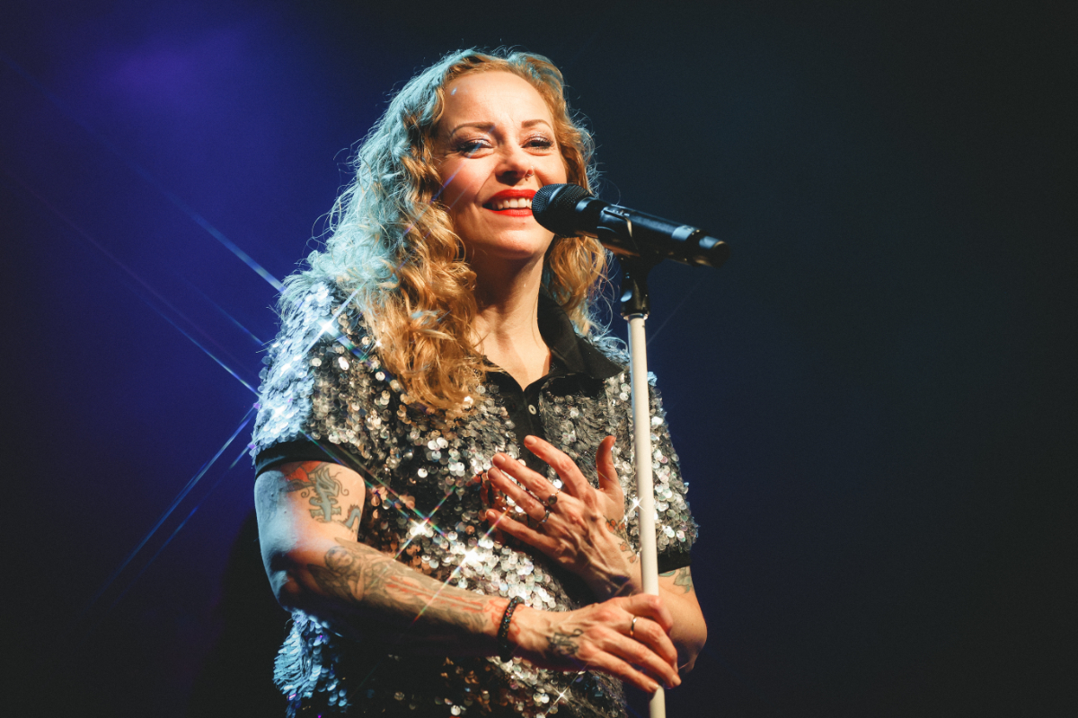 Anneke van Giersbergen en band Anneke van Giersbergen @ Poppodium Gebouw T, foto 11, foto's door Kitty van de Waart - FrontView Magazine
