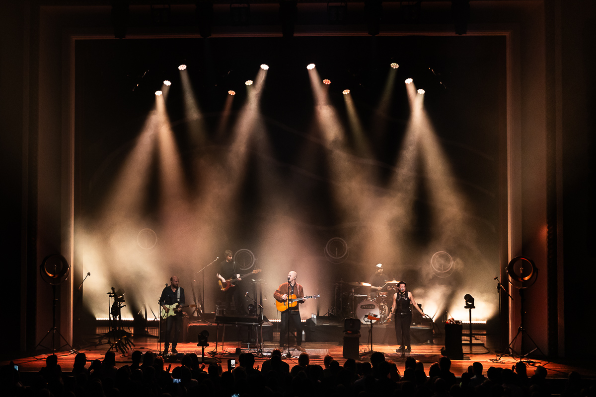 Milow Boy Made Out Of Stars @ De Roma, picture 3, photographed by Marc Verdonck - FrontView Magazine
