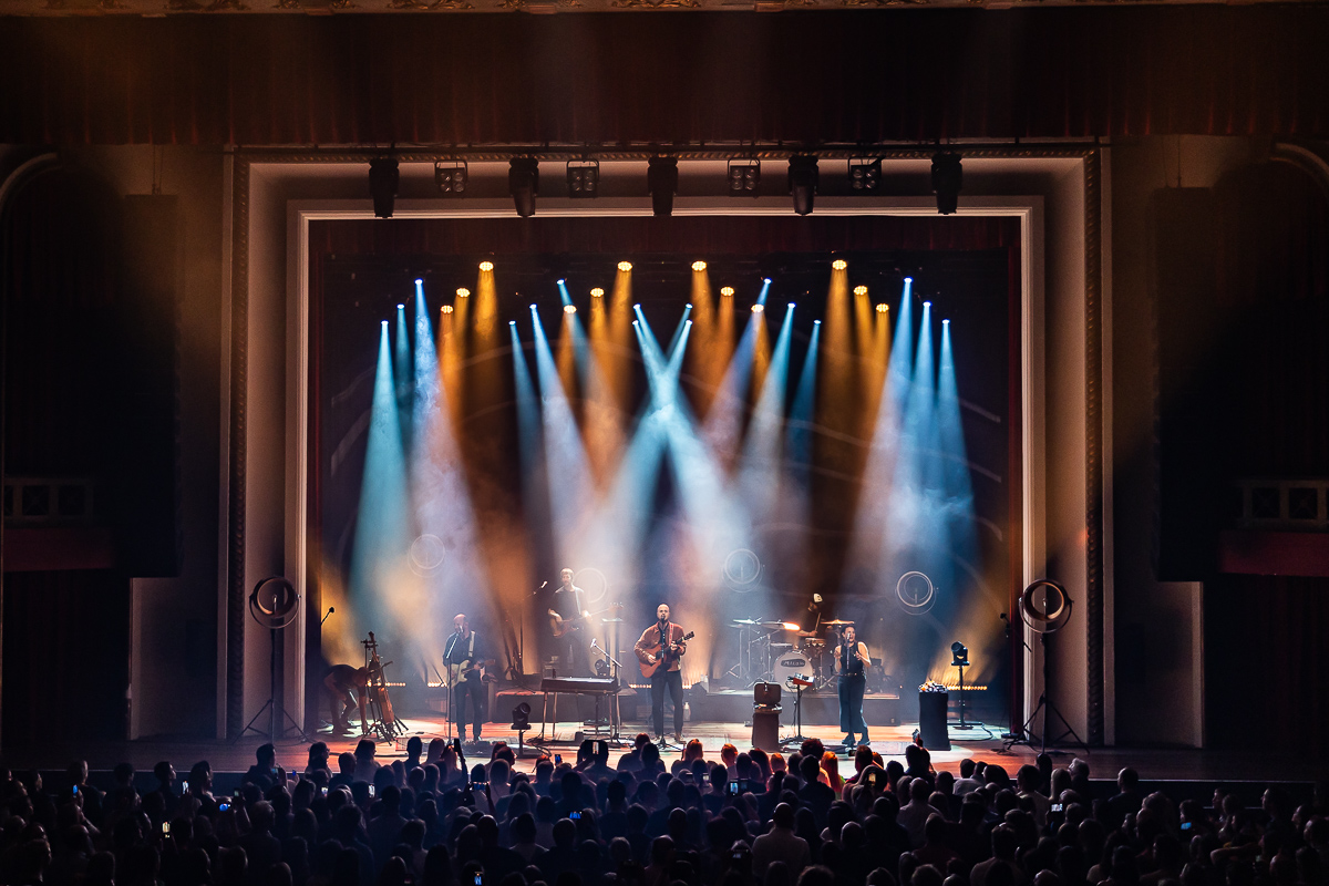 Milow Boy Made Out Of Stars @ De Roma, picture 5, photographed by Marc Verdonck - FrontView Magazine