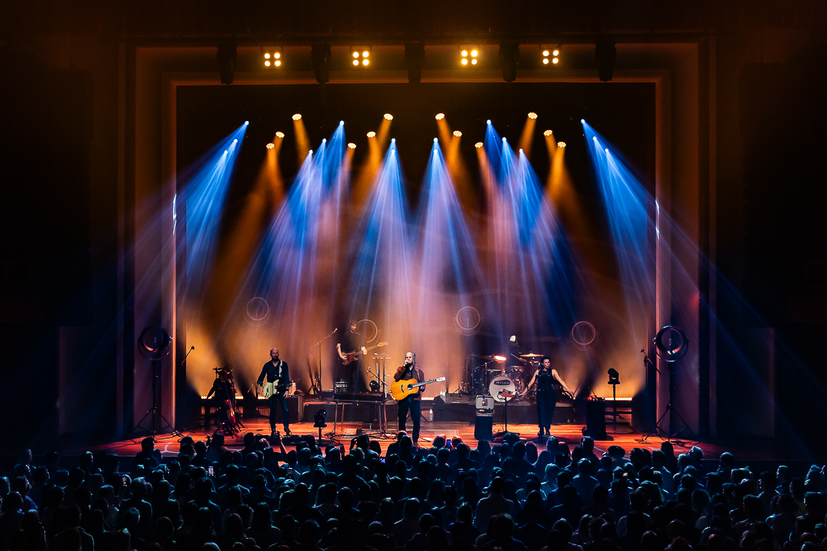 Milow Boy Made Out Of Stars @ De Roma, picture 12, photographed by Marc Verdonck - FrontView Magazine