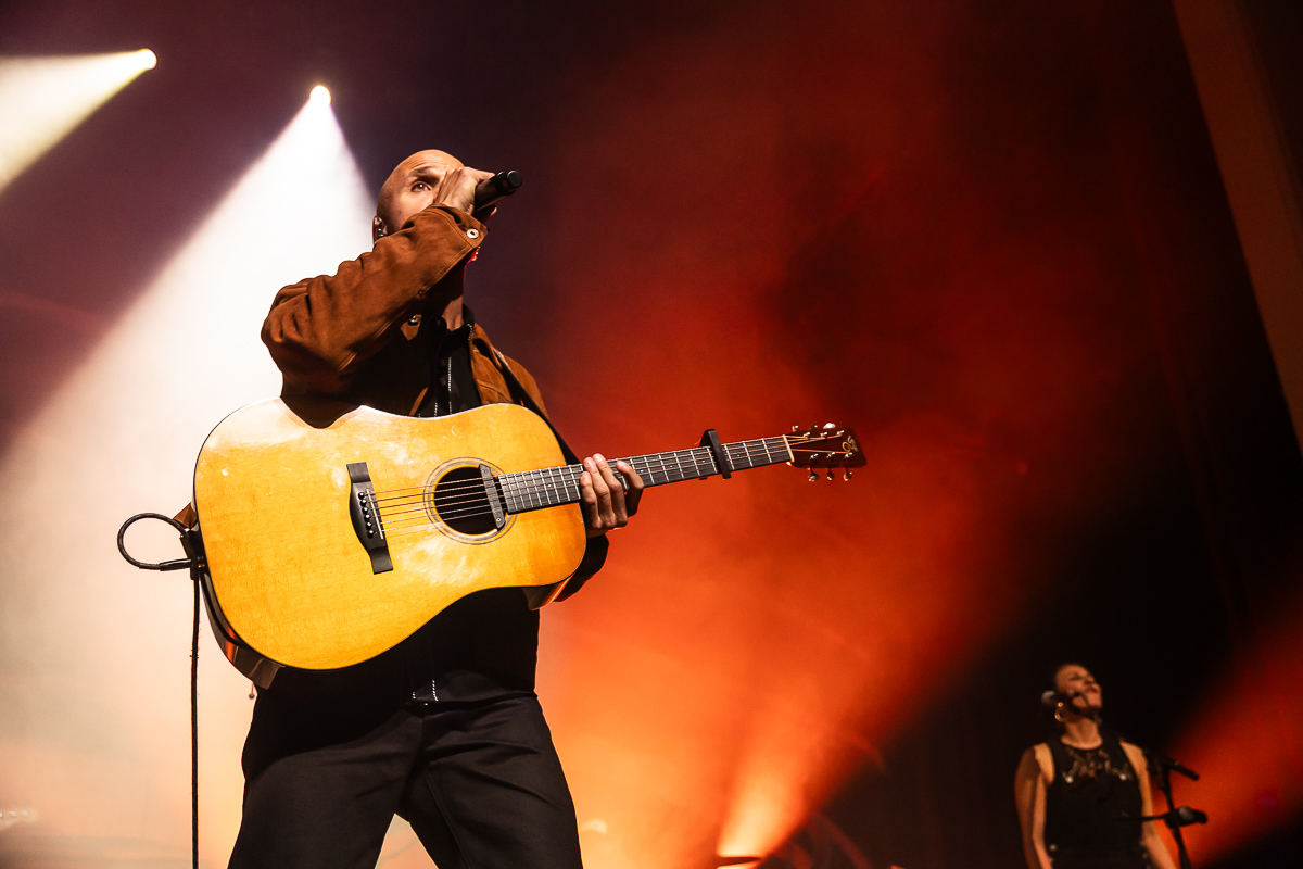 Milow Boy Made Out Of Stars @ De Roma, picture 14, photographed by Marc Verdonck - FrontView Magazine