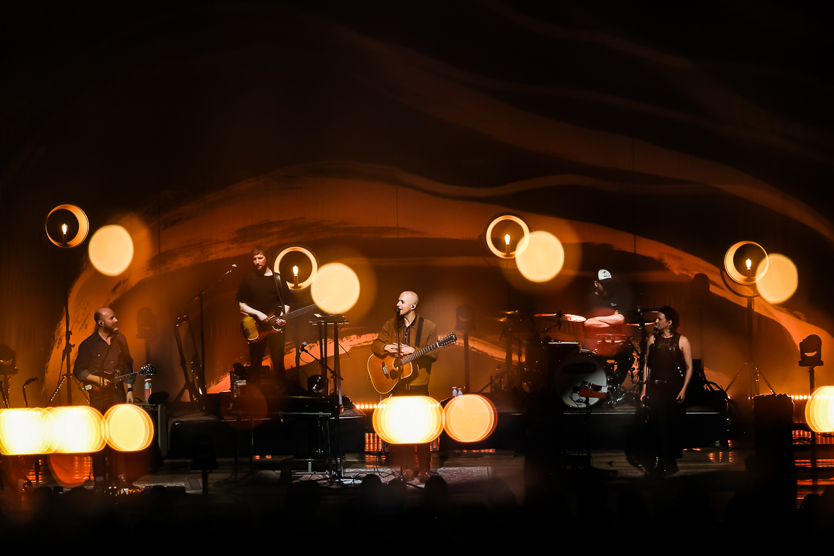 Milow Boy Made Out Of Stars @ De Roma, picture 15, photographed by Marc Verdonck - FrontView Magazine
