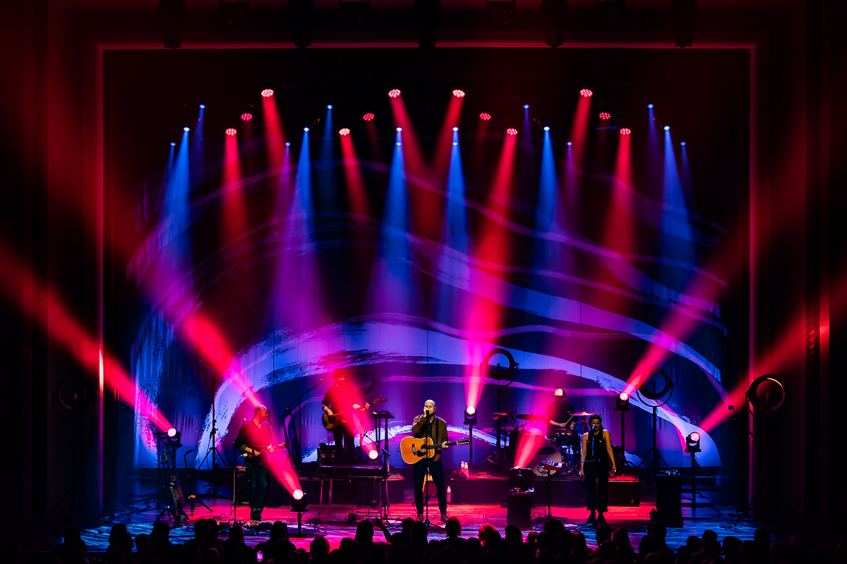Milow Boy Made Out Of Stars @ De Roma, picture 16, photographed by Marc Verdonck - FrontView Magazine