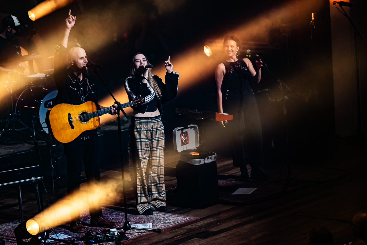 Milow Boy Made Out Of Stars @ De Roma, picture 30, photographed by Marc Verdonck - FrontView Magazine