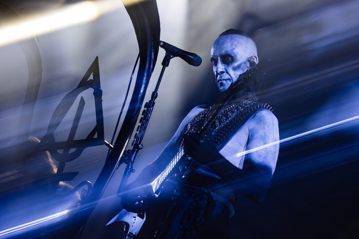 Behemoth @ 013, picture 4, photographed by Dorien Goetschalckx - FrontView Magazine