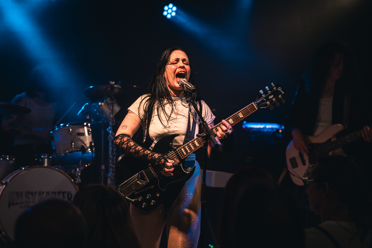 Kelsy Karter and The Heroines @ Kavka Oudaan, picture 16, photographed by Jelle Meersschaut - FrontView Magazine