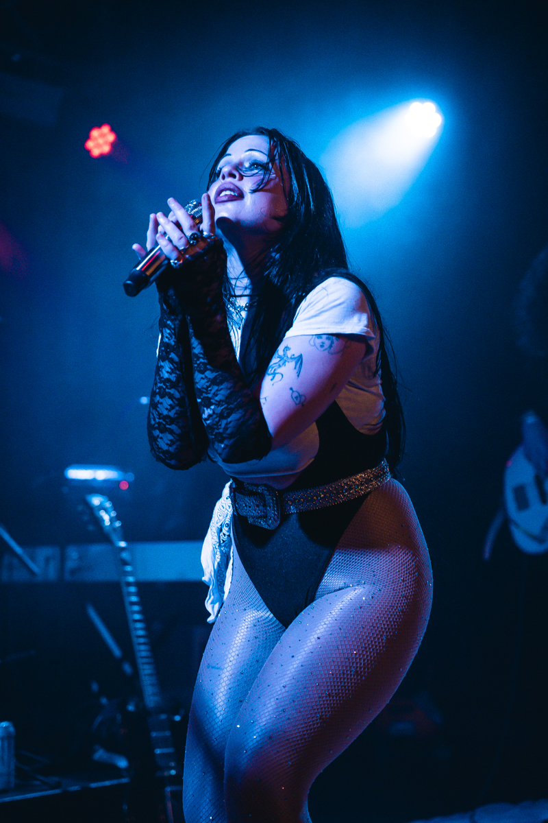 Kelsy Karter and The Heroines @ Kavka Oudaan, picture 17, photographed by Jelle Meersschaut - FrontView Magazine