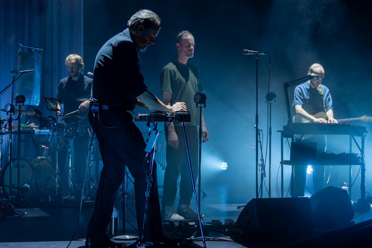 Het Zesde Metaal - Het langste jaar @ CC de steenoven, picture 9, photographed by Jurgen Van De Maele - FrontView Magazine