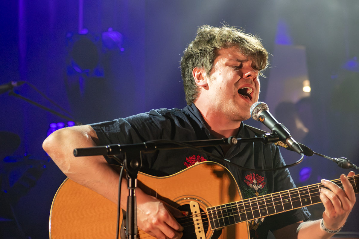 junior Brother @ De Casino, picture 1, photographed by Bart Janssens - FrontView Magazine