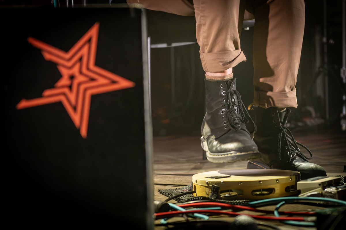 junior Brother @ De Casino, picture 2, photographed by Bart Janssens - FrontView Magazine