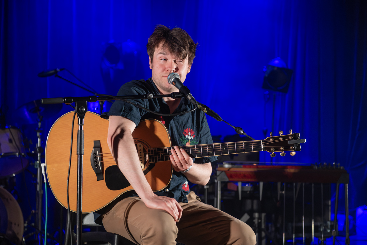 junior Brother @ De Casino, picture 6, photographed by Bart Janssens - FrontView Magazine