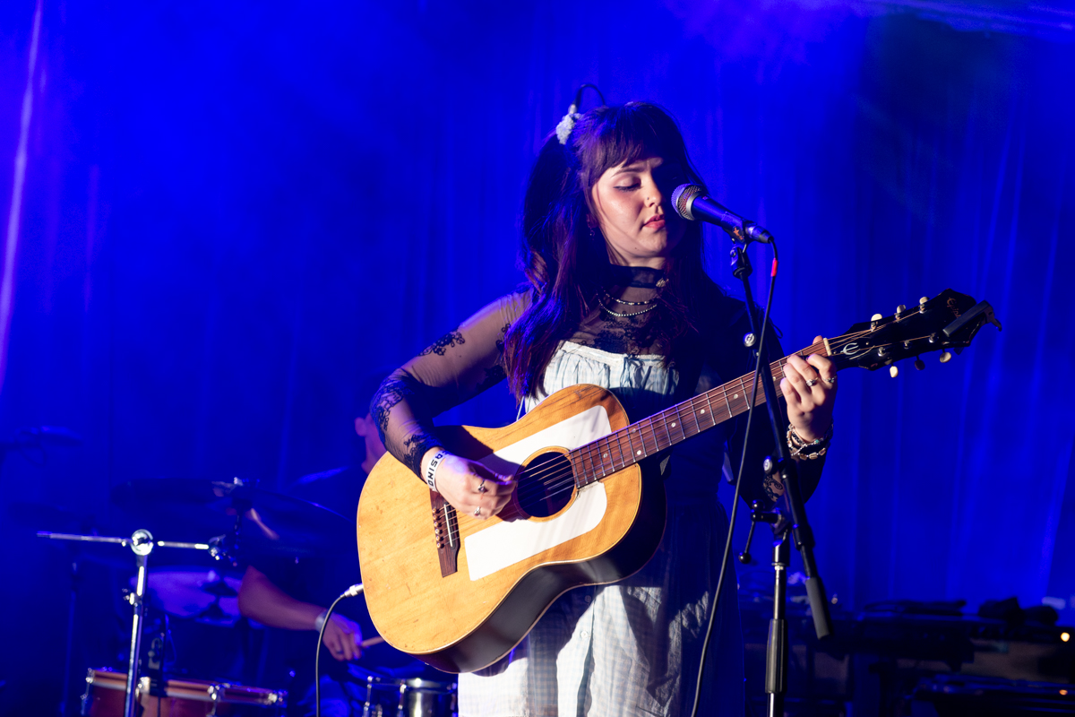 Vona Vella @ De Casino, picture 1, photographed by Bart Janssens - FrontView Magazine