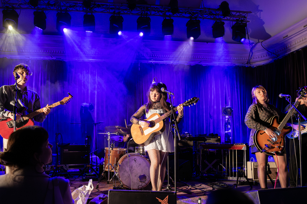 Vona Vella @ De Casino, picture 4, photographed by Bart Janssens - FrontView Magazine