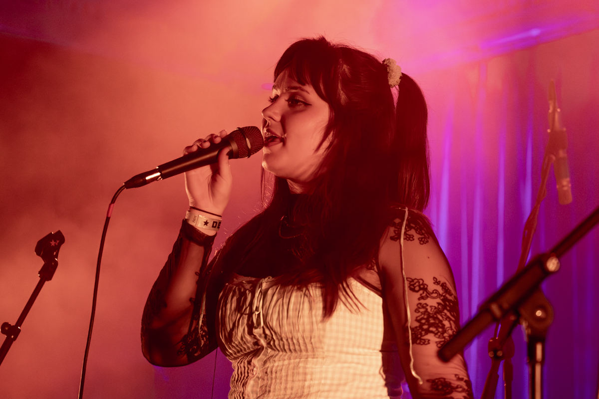 Vona Vella @ De Casino, picture 10, photographed by Bart Janssens - FrontView Magazine