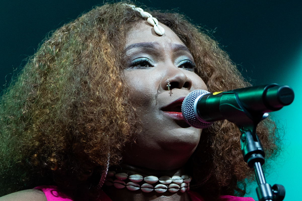 Justina Lee Brown @ Roots & Roses Festival, picture 3, photographed by Koen Marcoen - FrontView Magazine