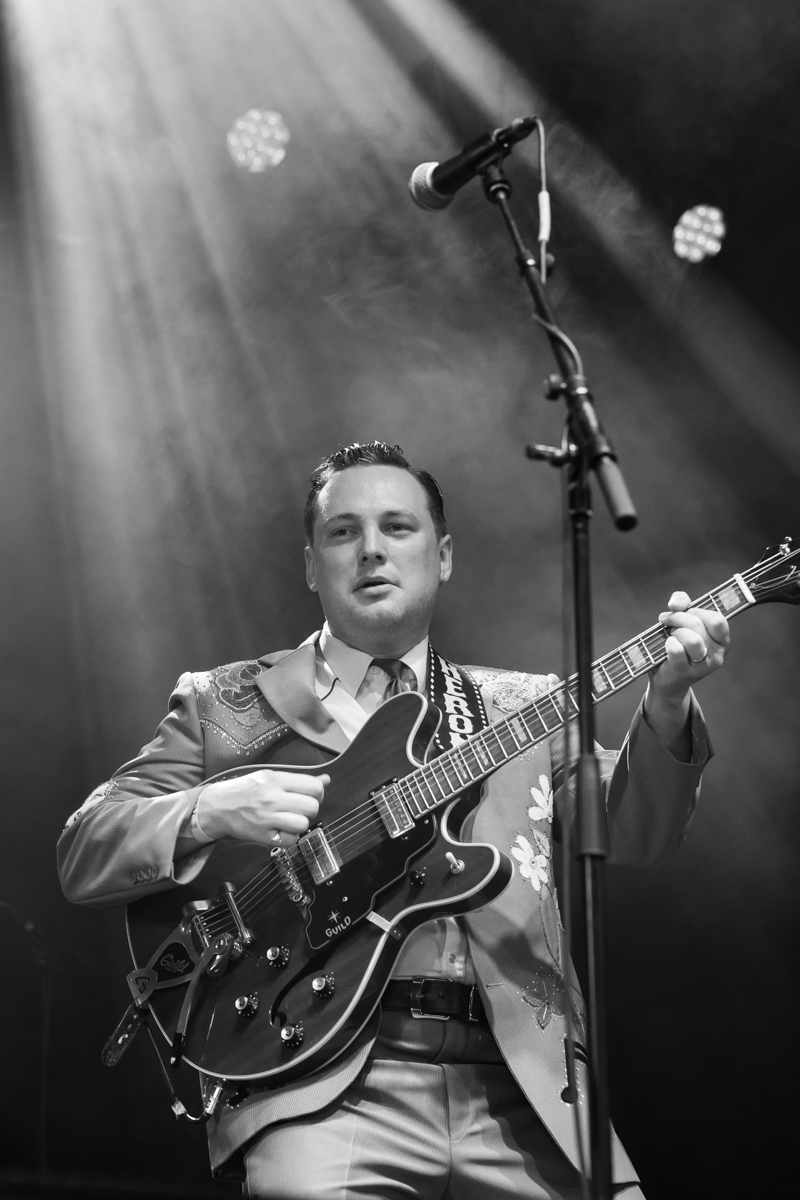Rob Heron & The Tea Pad Orchestra @ Roots & Roses Festival, picture 7, photographed by Koen Marcoen - FrontView Magazine