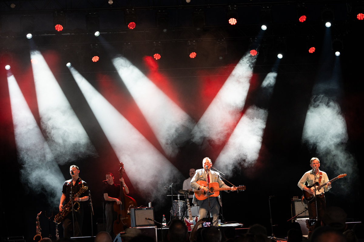 Rob Heron & The Tea Pad Orchestra @ Roots & Roses Festival, picture 13, photographed by Koen Marcoen - FrontView Magazine