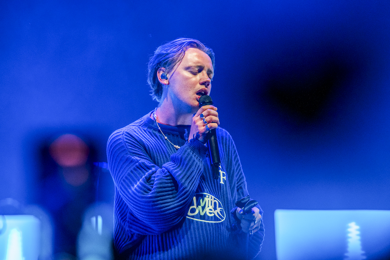 Only the poets @ Muziekgieterij, picture 6, photographed by Anoek Houben - FrontView Magazine