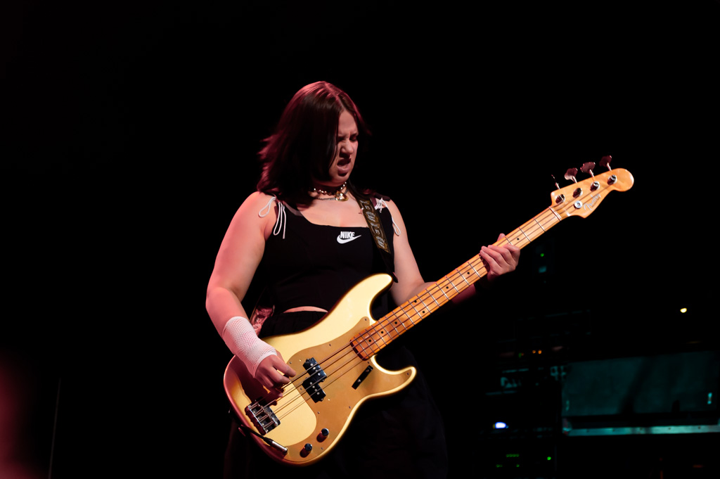 Stone @ 42u Stubru, picture 2, photographed by Gert Daemen - FrontView Magazine