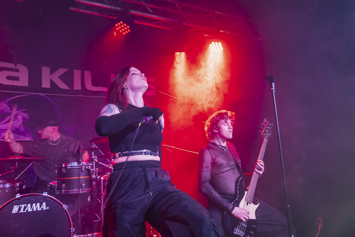Luna Kills @ Club Hell Diest, picture 3, photographed by Peter Smet - FrontView Magazine
