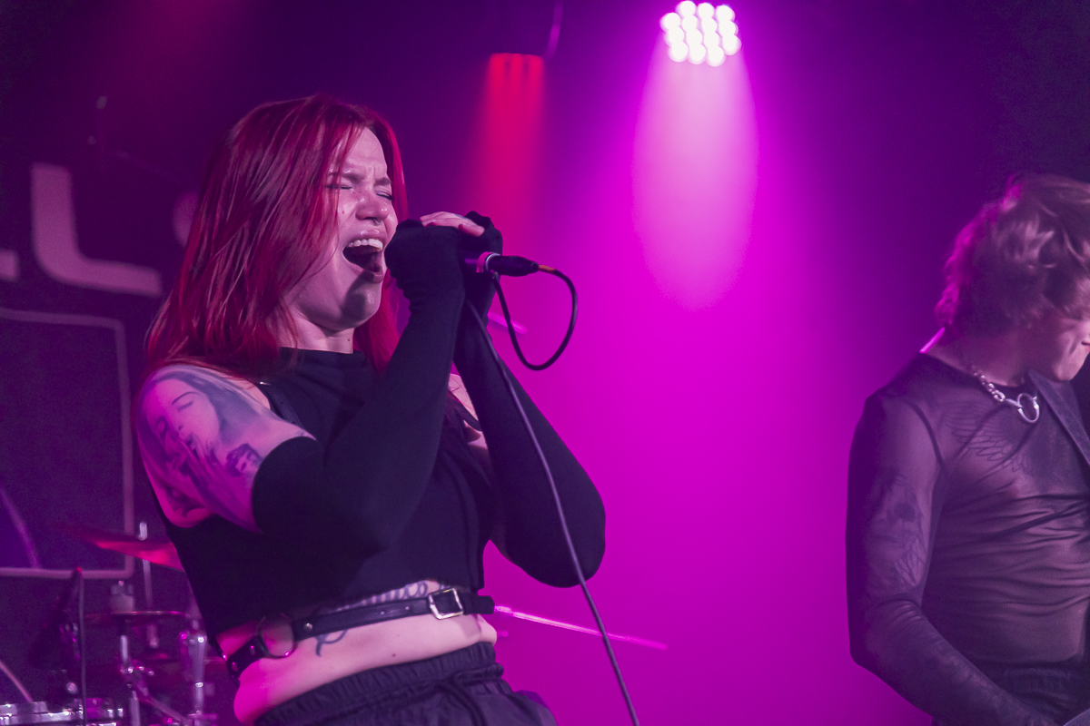 Luna Kills @ Club Hell Diest, picture 13, photographed by Peter Smet - FrontView Magazine