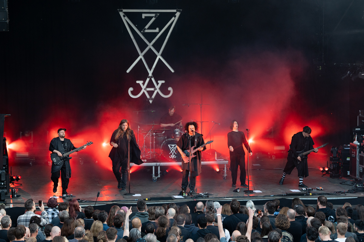 Zeal & Ardor @ Obsedian Dust, picture 6, photographed by Koen Marcoen - FrontView Magazine