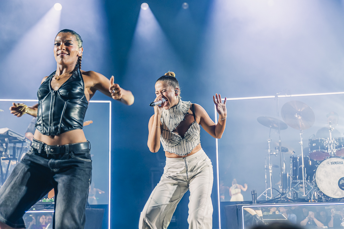 Laura Tesoro @ Ancienne Belgique, picture 4, photographed by Peter Smet - FrontView Magazine