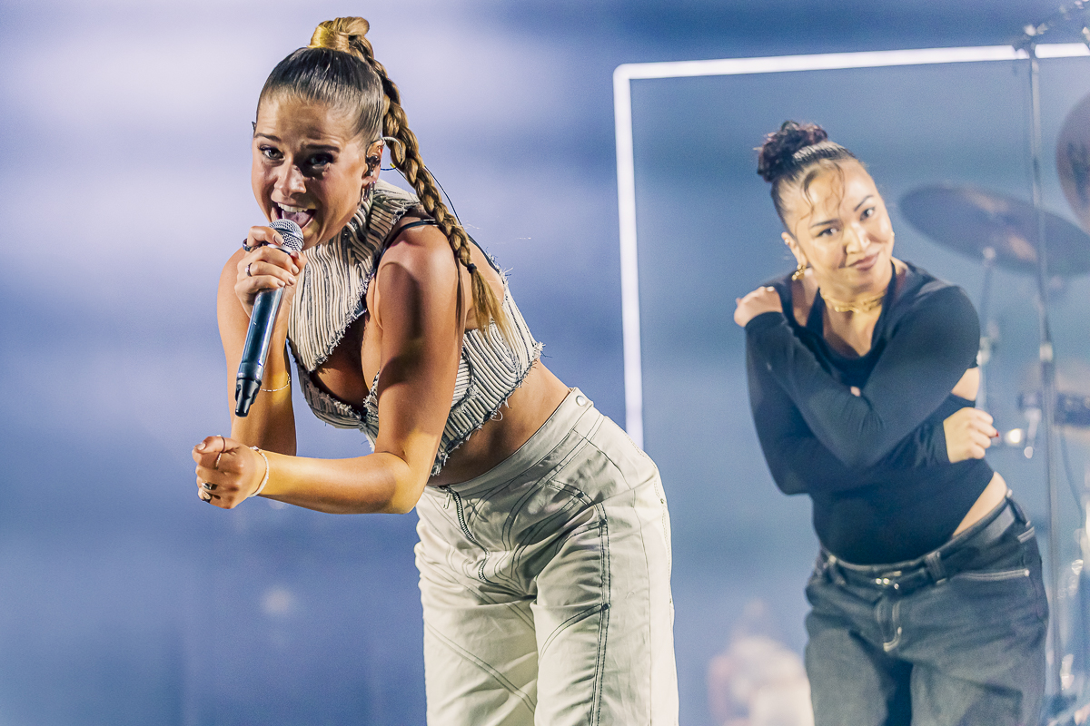 Laura Tesoro @ Ancienne Belgique, picture 10, photographed by Peter Smet - FrontView Magazine