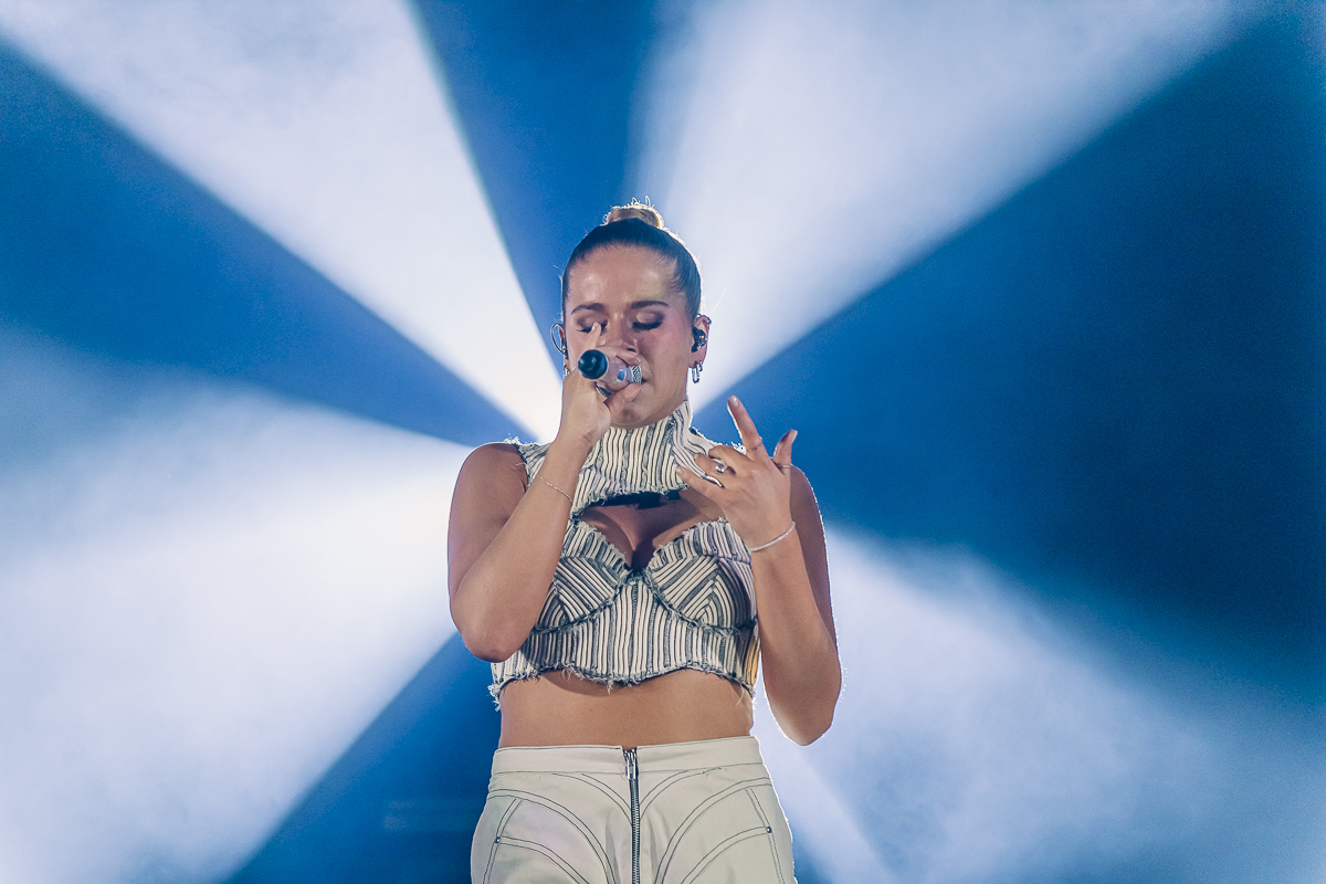 Laura Tesoro @ Ancienne Belgique, picture 12, photographed by Peter Smet - FrontView Magazine
