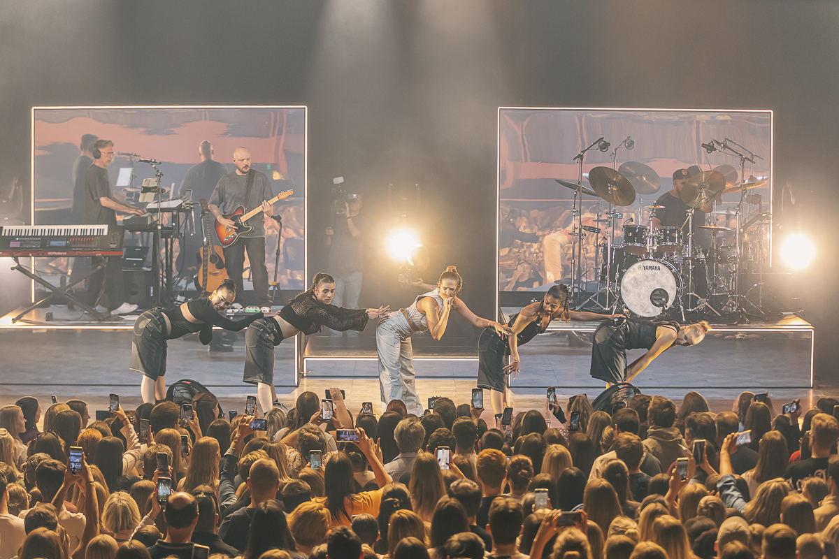 Laura Tesoro @ Ancienne Belgique, picture 22, photographed by Peter Smet - FrontView Magazine