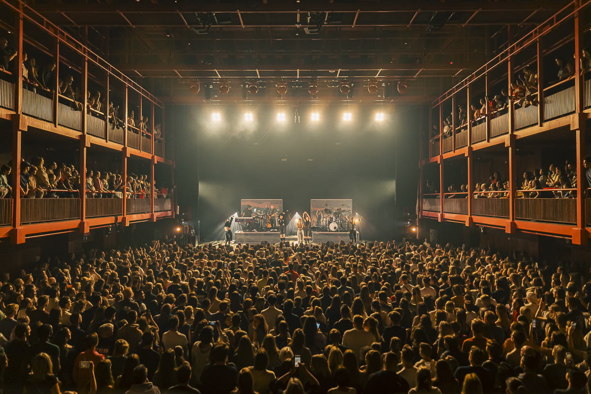 Laura Tesoro @ Ancienne Belgique, picture 25, photographed by Peter Smet - FrontView Magazine