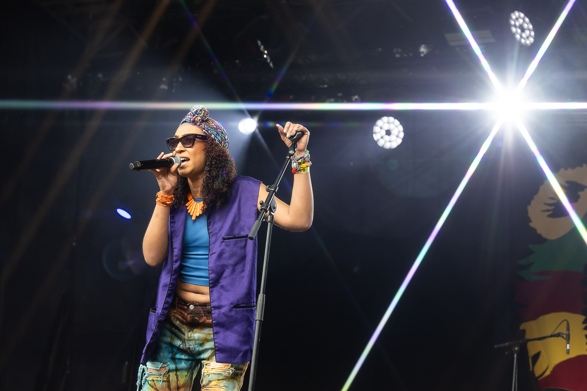 Shniece McMenamin & Run Come Down @ Antwerp Reggae Festival 2025, picture 1, photographed by Marc Verdonck - FrontView Magazine