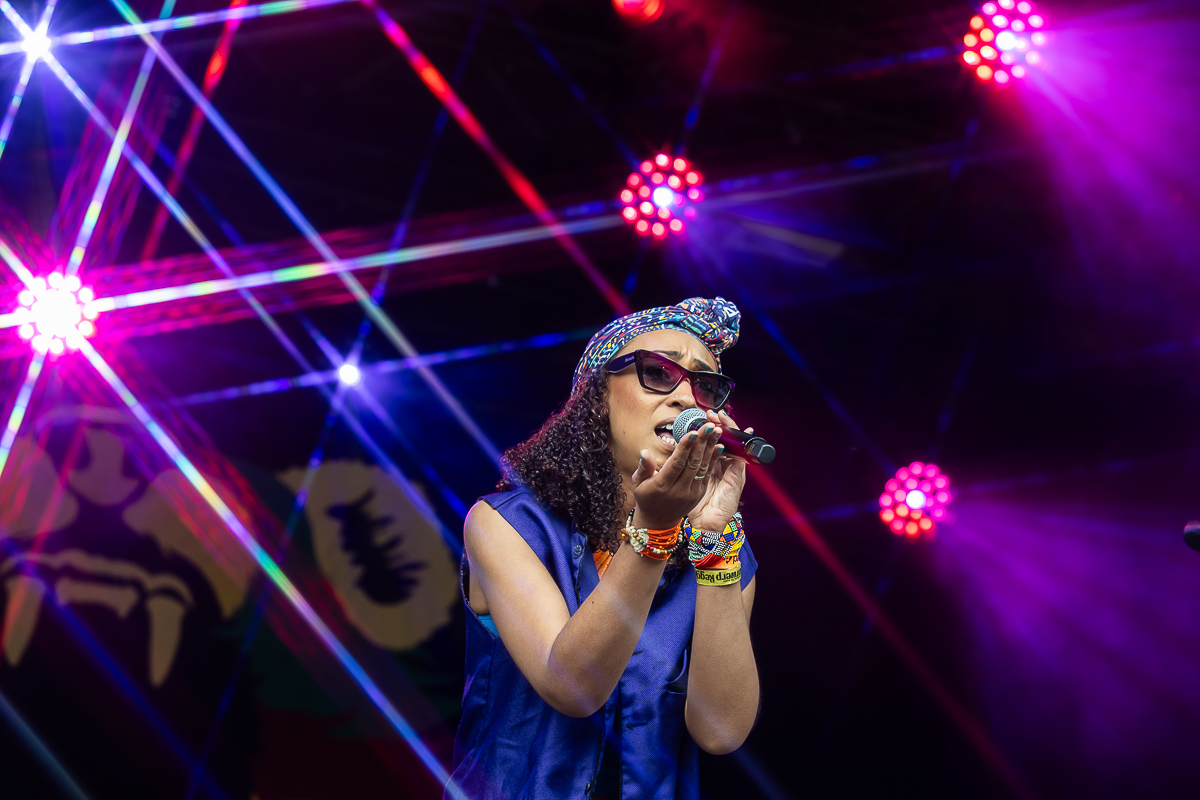 Shniece McMenamin & Run Come Down @ Antwerp Reggae Festival 2025, picture 8, photographed by Marc Verdonck - FrontView Magazine