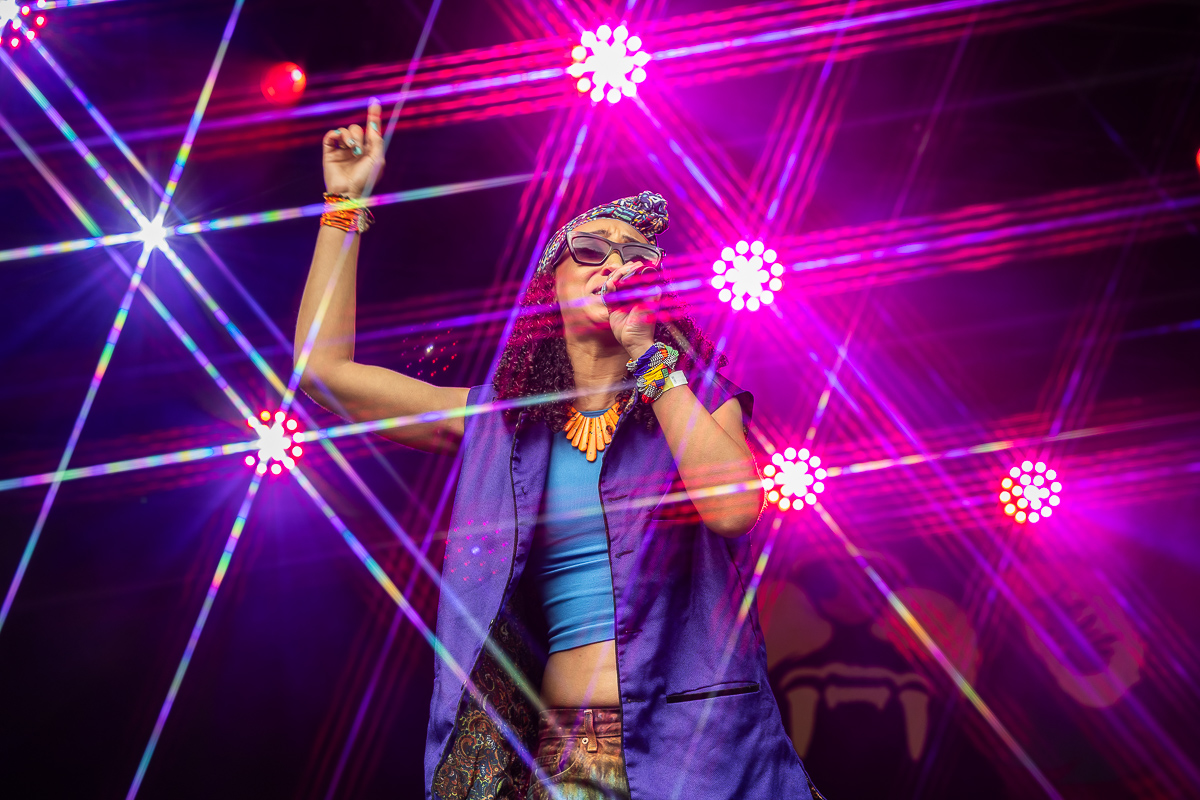 Shniece McMenamin & Run Come Down @ Antwerp Reggae Festival 2025, picture 11, photographed by Marc Verdonck - FrontView Magazine