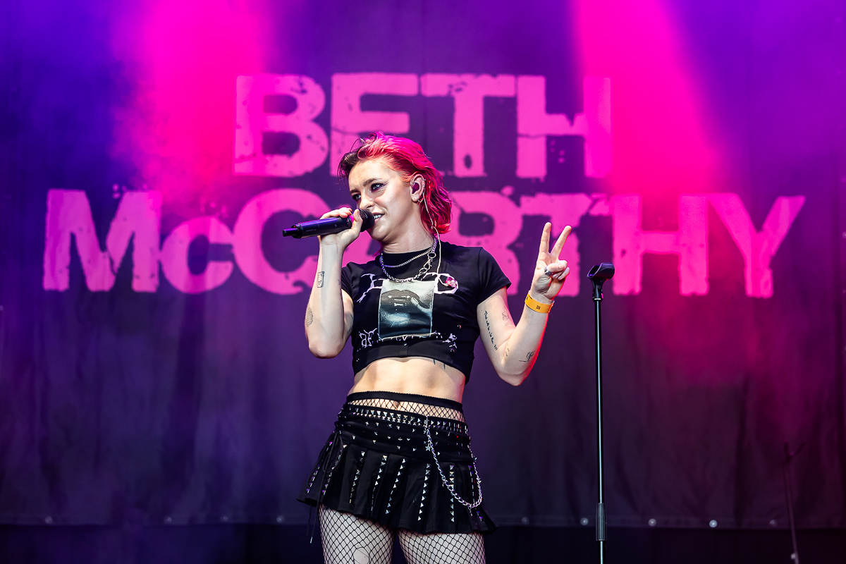 Beth McCarthy @ Vestrock 2025, picture 23, photographed by Marc Verdonck - FrontView Magazine