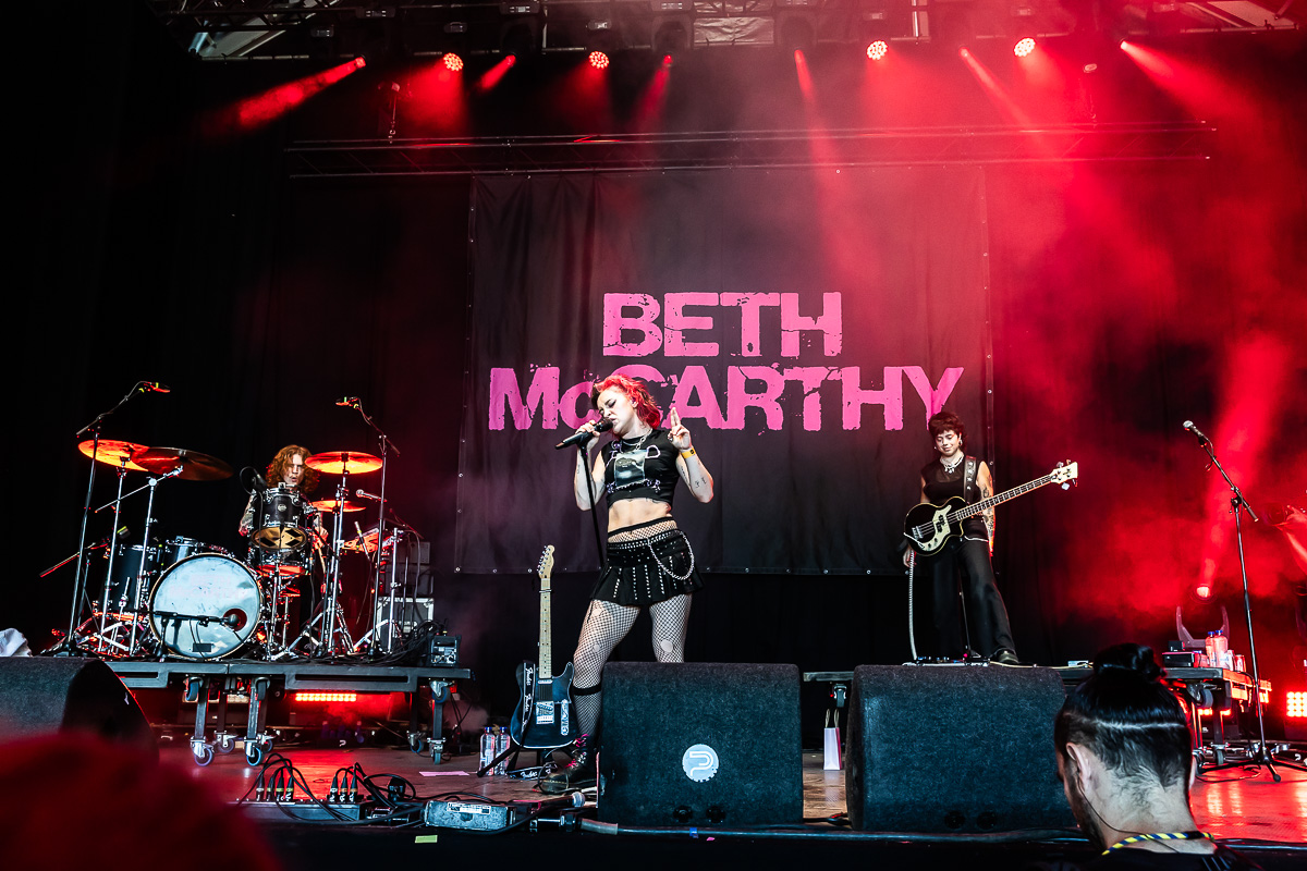 Beth McCarthy @ Vestrock 2025, picture 31, photographed by Marc Verdonck - FrontView Magazine