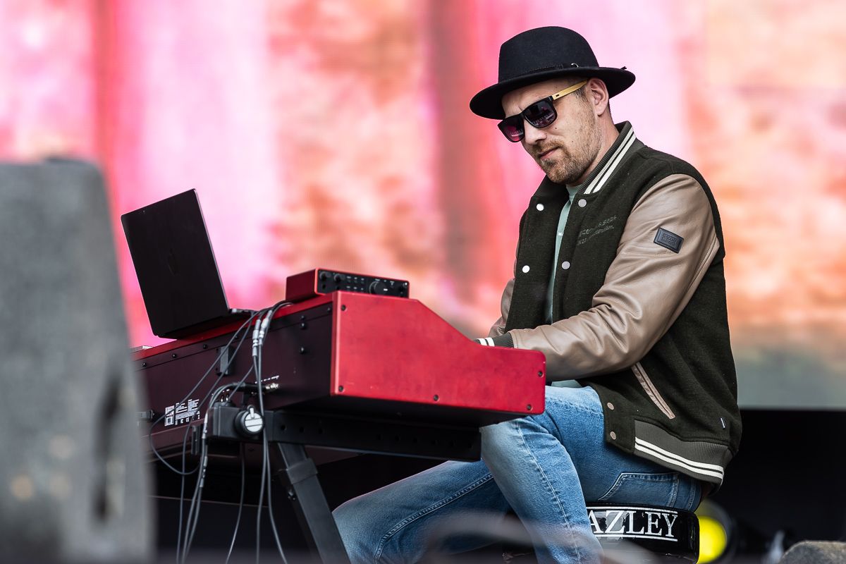 R-Jaye @ Vestrock 2025, picture 5, photographed by Marc Verdonck - FrontView Magazine