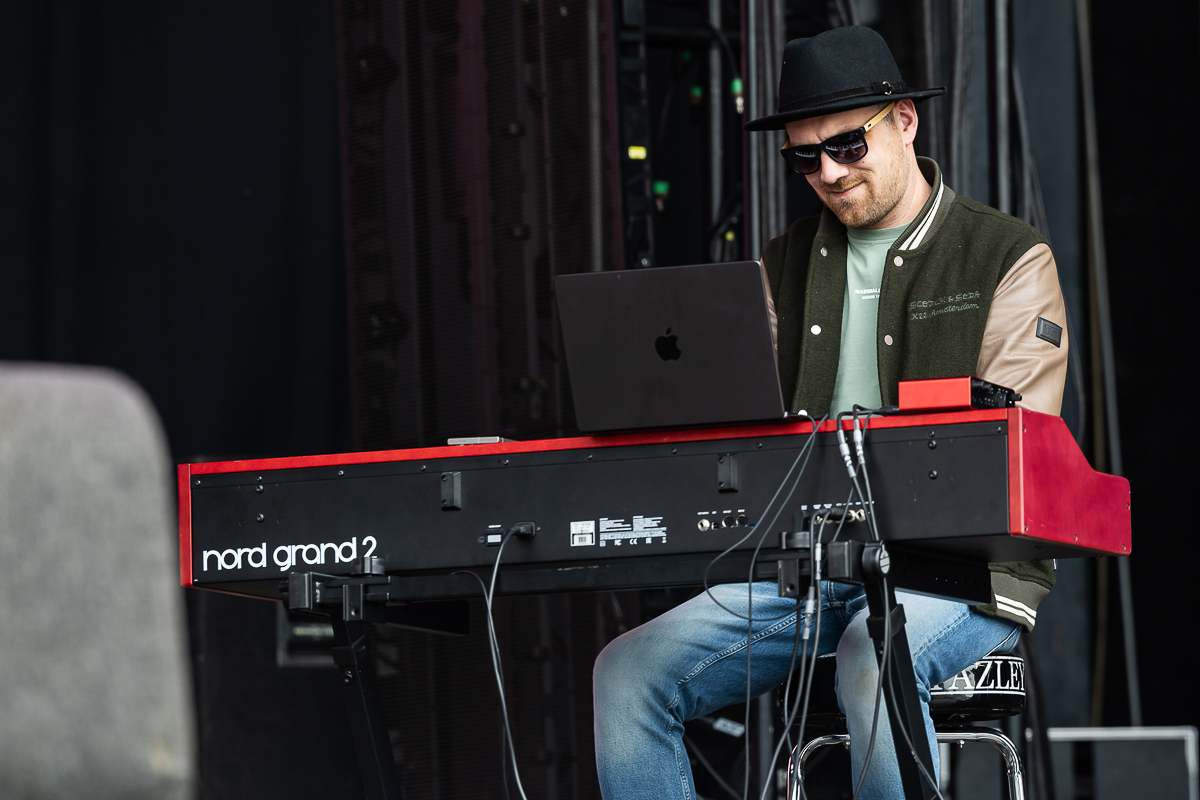 R-Jaye @ Vestrock 2025, picture 9, photographed by Marc Verdonck - FrontView Magazine