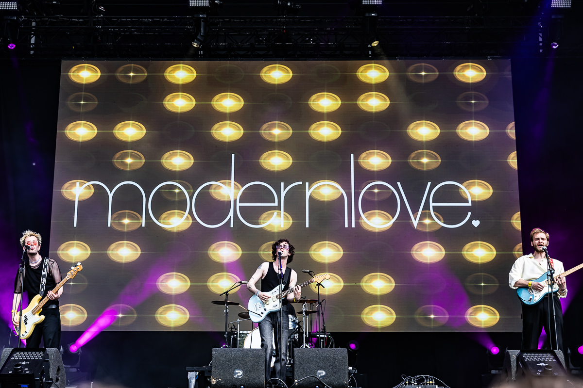 modernlove @ Vestrock 2025, picture 7, photographed by Marc Verdonck - FrontView Magazine