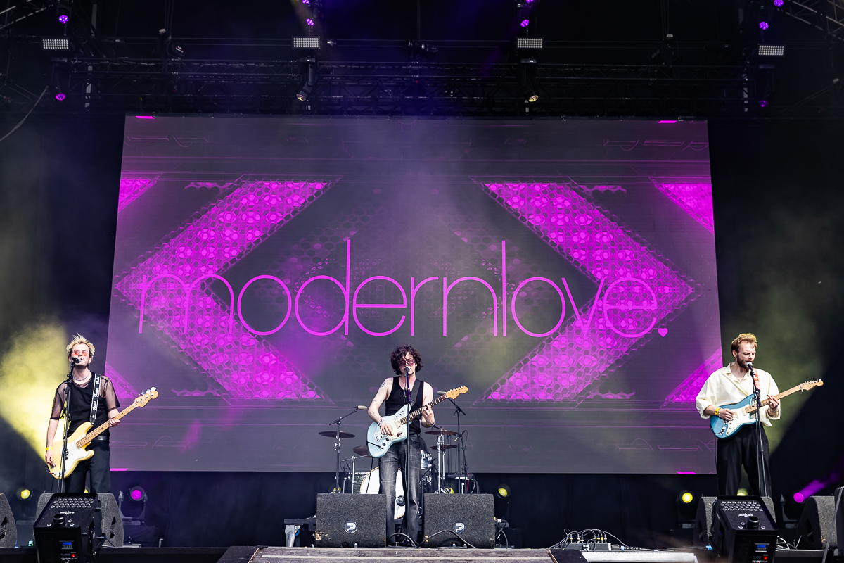 modernlove @ Vestrock 2025, picture 13, photographed by Marc Verdonck - FrontView Magazine
