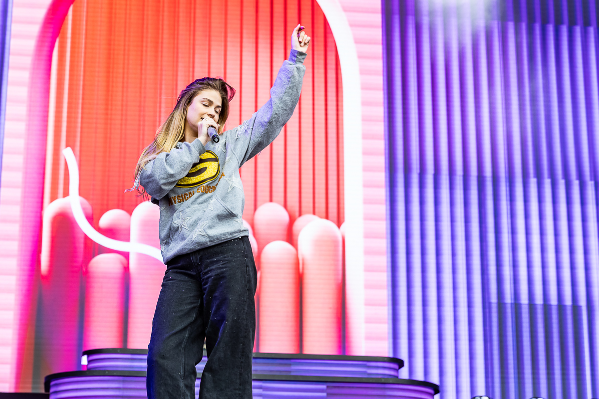 Roxy Dekker @ Vestrock 2025, picture 6, photographed by Marc Verdonck - FrontView Magazine